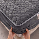 SOGA 2X Grey 183cm Wide Mattress Cover Thick Quilted Fleece Stretchable Clover Design Bed Spread Sheet Protector with Pillow Covers